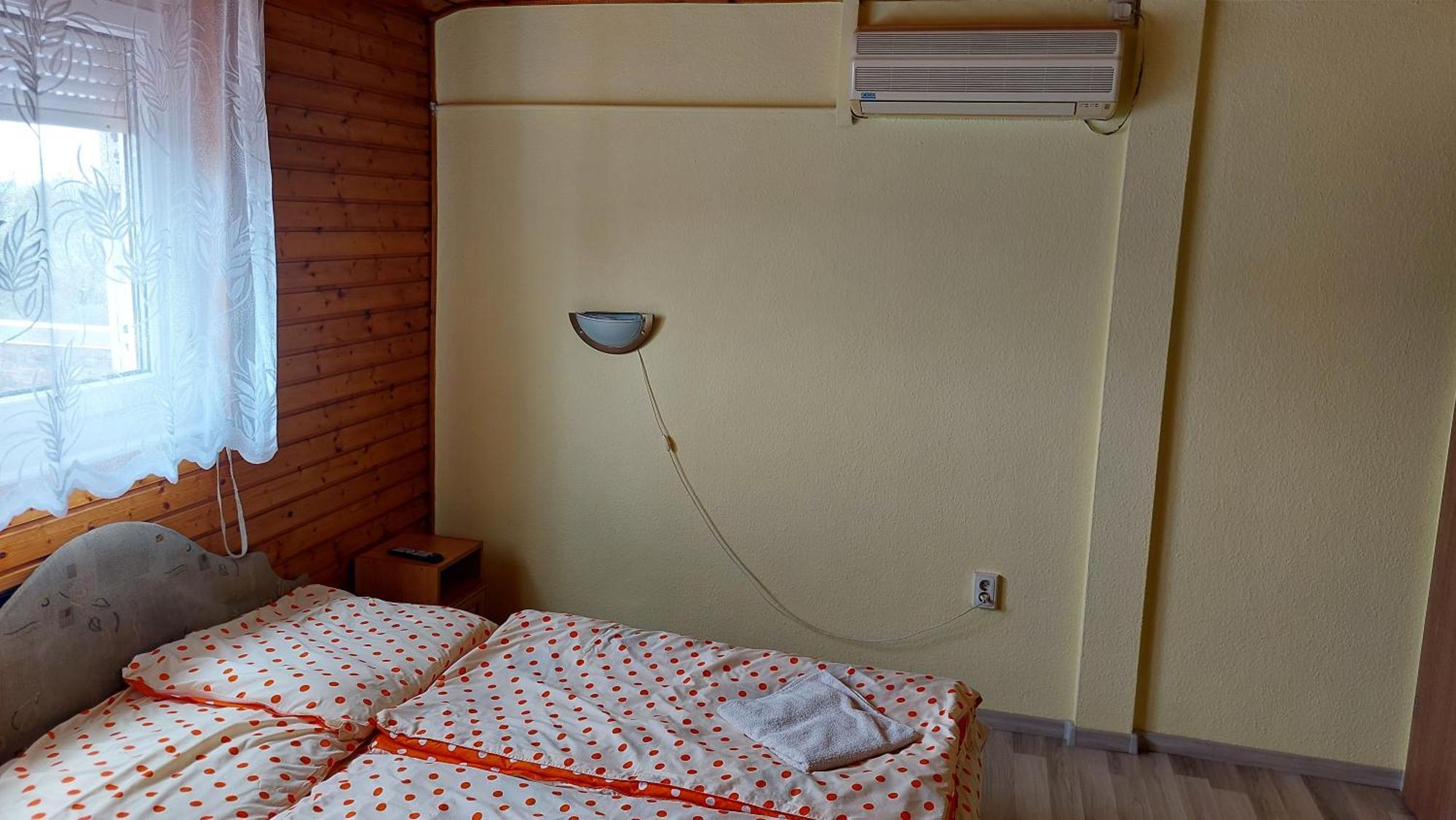 Napsugar Panzio Otel Vác Dış mekan fotoğraf